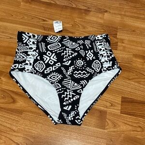 Forever21 plus size Black and white High waisted Swimsuit Bottoms